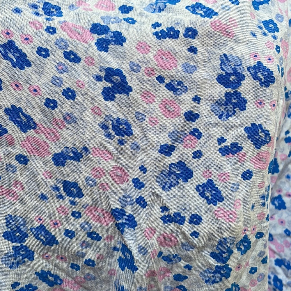 Floral top - Picture 2 of 2